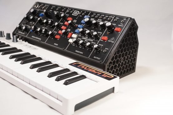Laterales Behringer Model D - Imagen 7