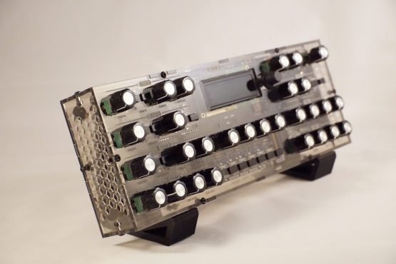 Soporte Mutable Instruments Shruthi XT