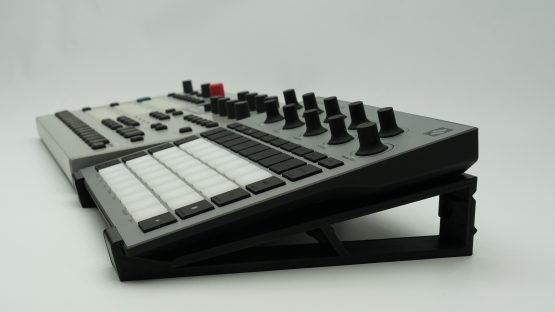 Soporte Novation Circuit MK2 Doble - Imagen 15